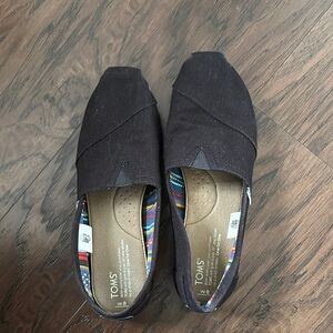 TOMS Women's Black Slip-On Shoes